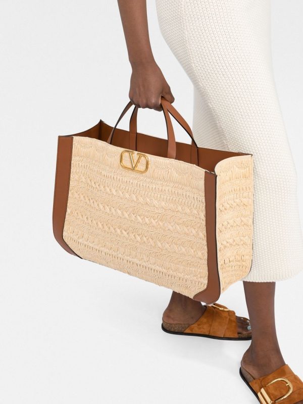 Valentino Garavani VLogo Signature embroidered raffia tote bag - Image 4
